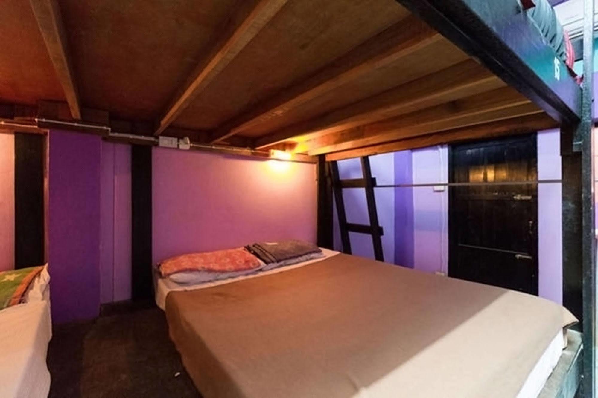 Wild & Wandering Backpacker Hostel & Bar Haad Rin Exterior foto